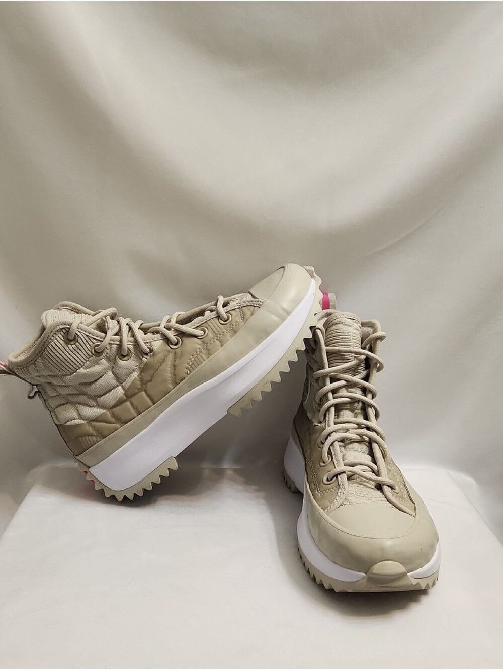 Converse CTAS Run Star Hike High Top Platform Sneakers (Unisex M6, W 7.5)